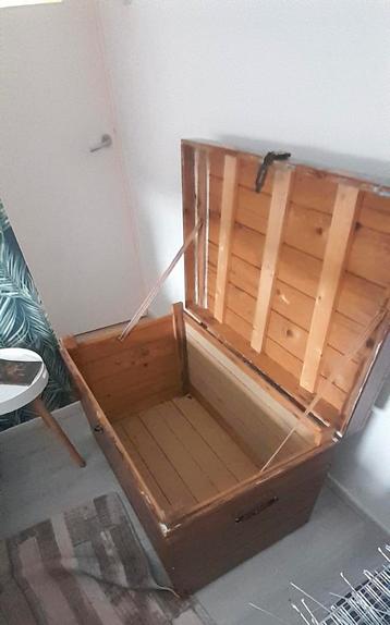 Houten kist met sluiting