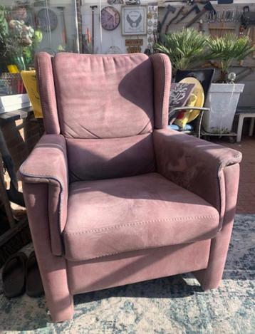 Bruine fauteuil