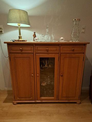 Licht eiken dressoir met vitrinekast en laden