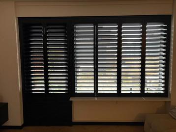 Zwarte Shutters van lindenhout