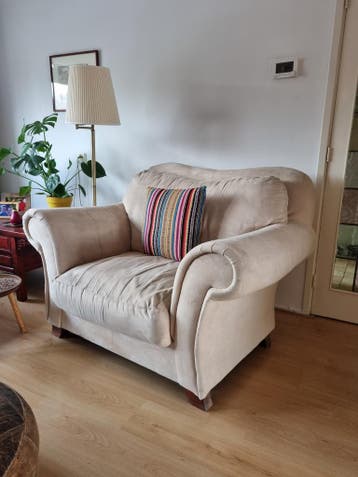 LOVESEAT GRATIS