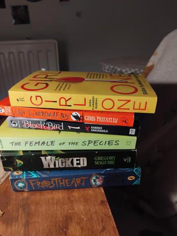 Gratis Stapel boeken verschillende genres engels