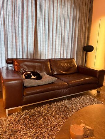 Wijnrode leren bank en stoel met rvs onderstel, gratis