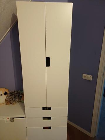 Witte ikea kast met lades