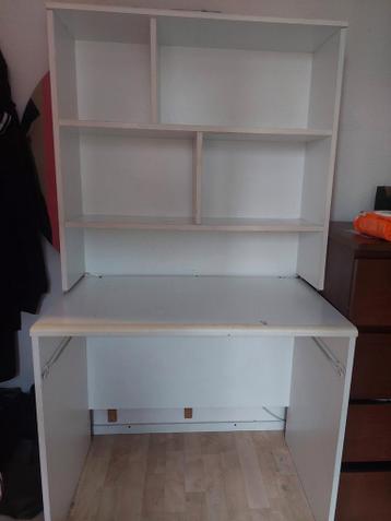 Bureau  voor kinder kamer.