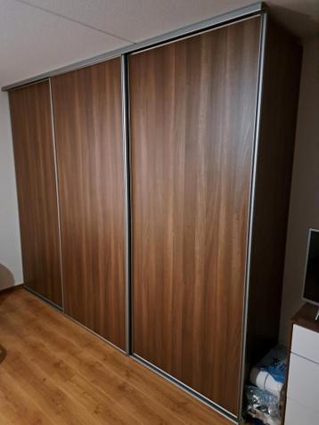 Grote schuufwand 242x300 cm gratis