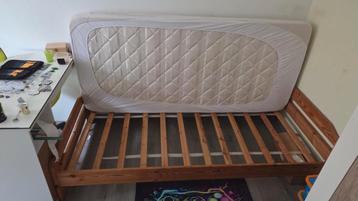 Gratis bed met of zonder matras. 90-200