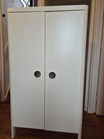 Gratis Ikea Busunge kast, moet zsm weg.