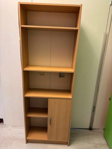 Gratis Boekenkast met Deurtje