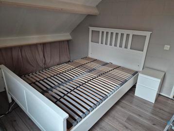 Ikea Hemnes bed 140x200 + 2 Malm nachtkastjes