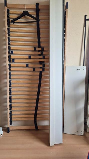 Eenpersoons bedframe met lattenbodem