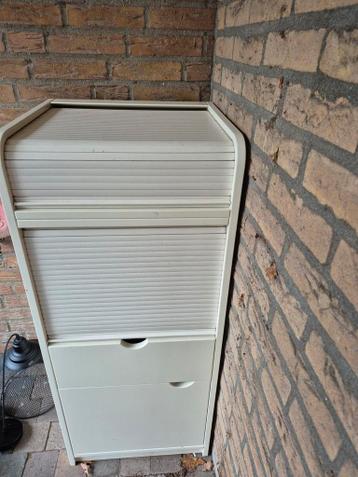 Witte kast voor binnen