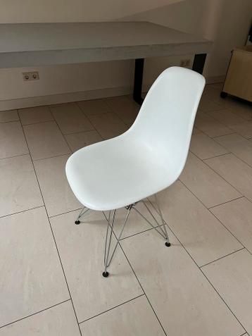 Witte Eames Style Stoel 4x