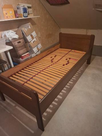 Ledikant (senioren) extra hoog.