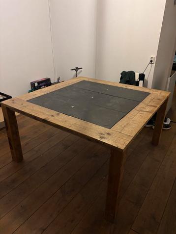 Groot diner tafel 140x140