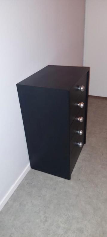 Zwarte ladekast met 5 laden