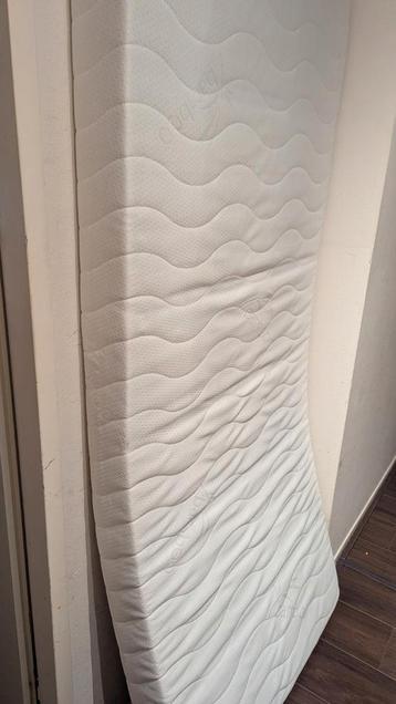 Gratis! 2x Bijna Nieuwe Matras 90x200cm -