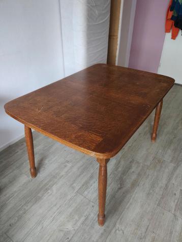 Houten uitklapbare eettafel