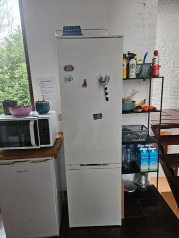 Koelkast met vriezer