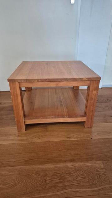 Solide, gebruikt salontafeltje