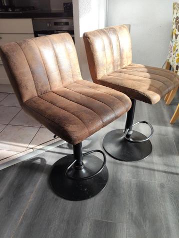 2 Hoge Stoelen Gratis Af te Halen