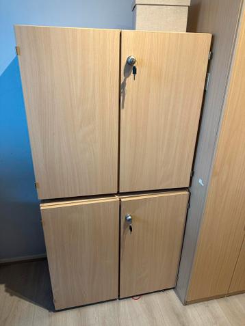 Kledingkast met 2 kastjes en ladenblok