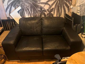 Tweepersoons zwarte leren bank - gebruikt
