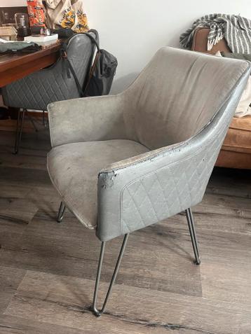 5 Gebruikte stoelen - Gratis af te halen