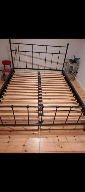 Tweepersoons bedframe - redelijke staat
