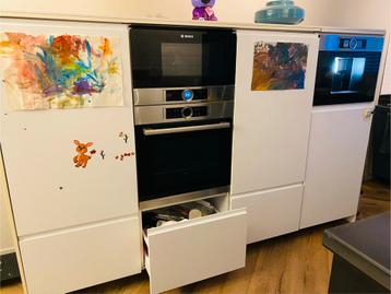 Gratis af te halen: keukenblok met koelkast & vriezer