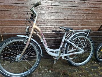 Oude kinderfiets - gratis af te halen. op=op