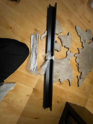 Zwarte wandplank van Jysk - Nieuwstaat