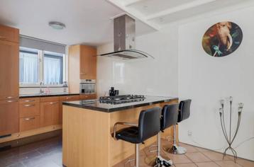 Gratis! Complete keuken met inbouwapparatuur!