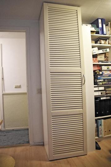 Kledingkast Ikea met louvredeur- GRATIS