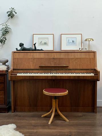 Midcentury Wuhlfar Piano - Walnoothout