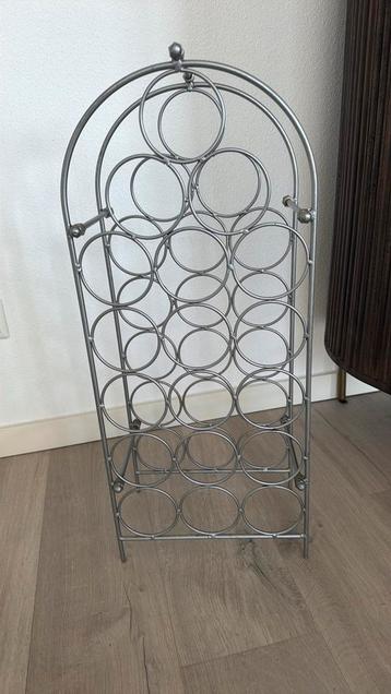 Wijnrek gratis en een schemerlampje