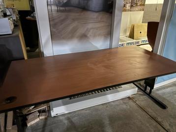 GRATIS tafel(s) / bureaus vandaag ophalen