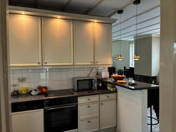 Keuken met inbouwapparatuur