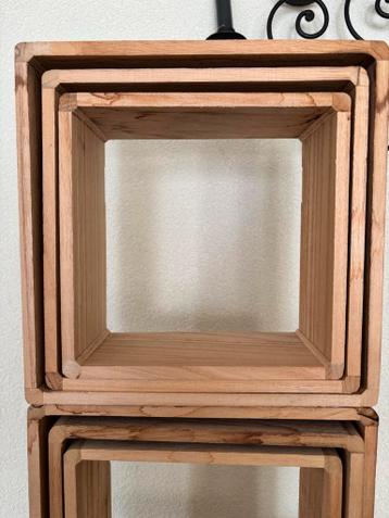Gratis 3x3 Houten Etagère- 28, 26, 24 cm