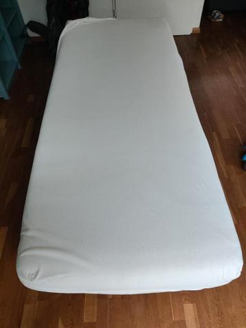 Eenpersoonsbed 90x210 met fijn matras