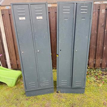 Gratis af te halen: 2 metalen lockerkasten