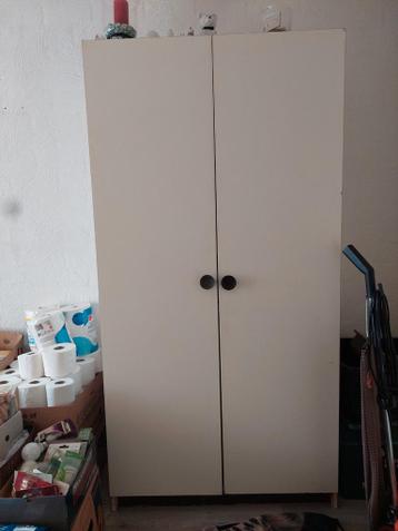 Dubbele  leg  kast   gratis