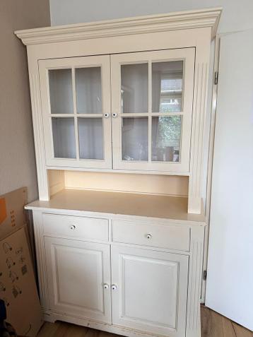 Gratis af te halen; Houten kast (in 2 delen)