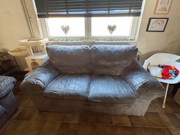 Comfortabele 3 en 2 zitsbank en loveseat
