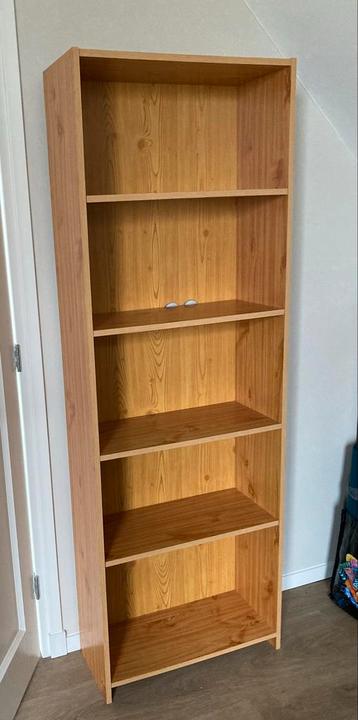 2 Boekenkasten - Gratis afhalen