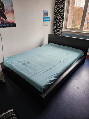 Tweepersoonsbed 140x200 - Gratis af te halen