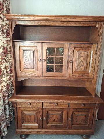 Gratis degelijke wandkast