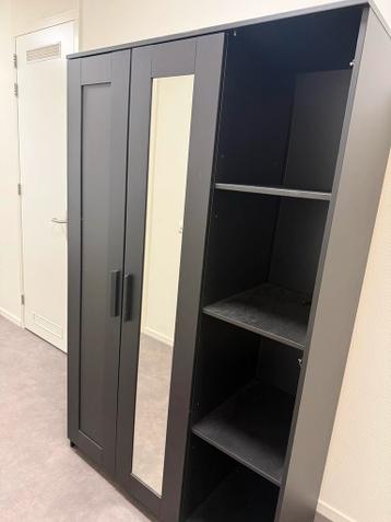 Kledingkast met spiegeldeur