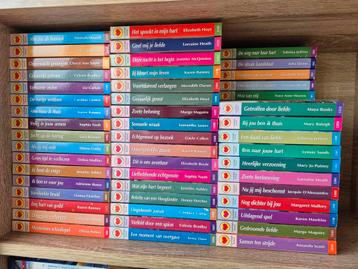 Grote verzameling Candlelight romans - 98 stuks