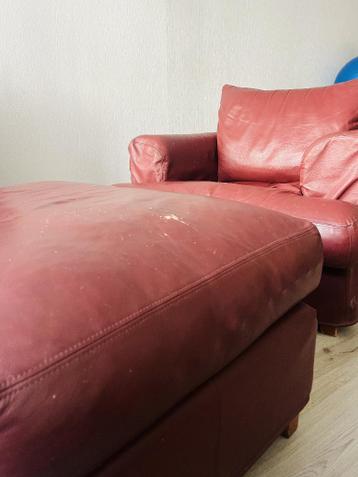 Gratis af te halen: Leren fauteuil met voetenbank
